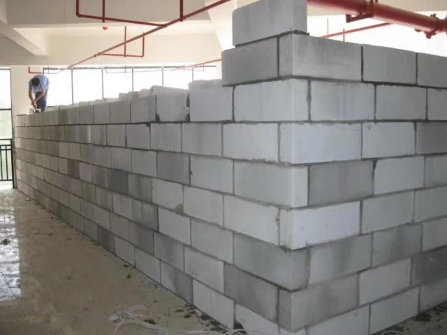 英德蒸压加气混凝土砌块承重墙静力和抗震性能的研究